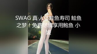 大奶子骚姐姐叫来的小姐妹露脸镜头前一起玩，既爽了自己还能挣钱跳弹塞逼里自慰，爽的咬着手呻吟表情好骚